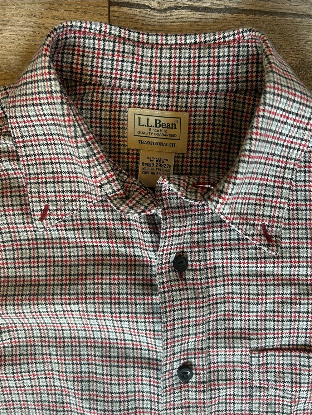 L.L. Bean Men's Red and White Houndstooth Micro-Check Button-Up Shirt Medium
